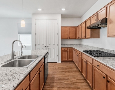 16209 W La Ventilla Way - Photo Thumbnail 7