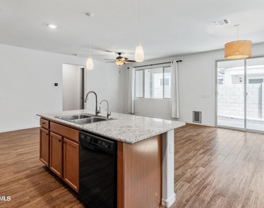 16209 W La Ventilla Way - Photo Thumbnail 9