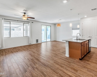 16209 W La Ventilla Way - Photo Thumbnail 8