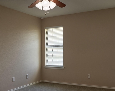 900 Kilkenny Court - Photo Thumbnail 10