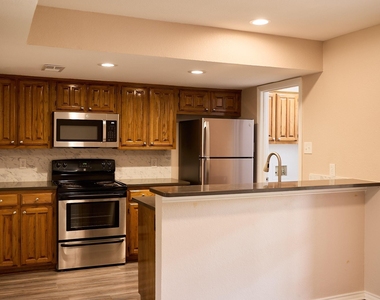 900 Kilkenny Court - Photo Thumbnail 4