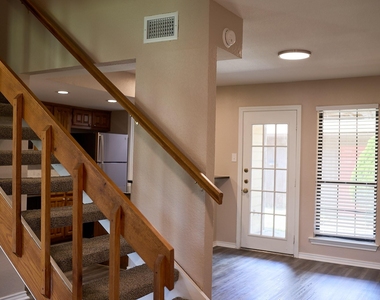 900 Kilkenny Court - Photo Thumbnail 3
