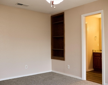 900 Kilkenny Court - Photo Thumbnail 9