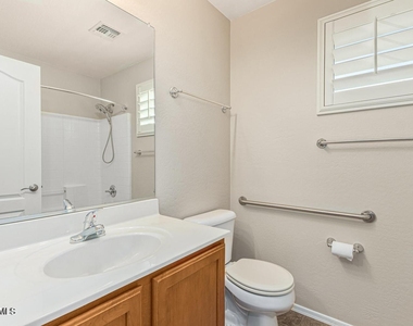 410 E Kent Avenue - Photo Thumbnail 15