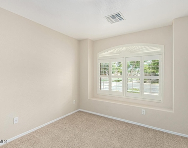 410 E Kent Avenue - Photo Thumbnail 13