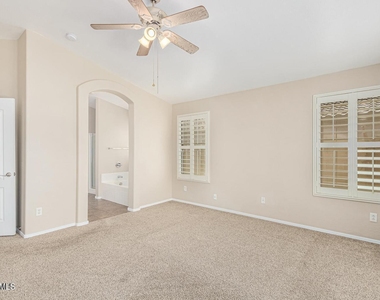410 E Kent Avenue - Photo Thumbnail 10