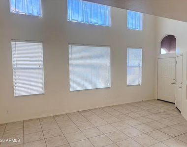 4106 E Chambers Street - Photo Thumbnail 2