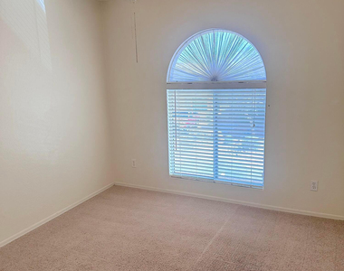 4106 E Chambers Street - Photo Thumbnail 22
