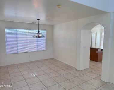 4106 E Chambers Street - Photo Thumbnail 5