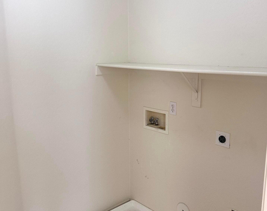4106 E Chambers Street - Photo Thumbnail 26