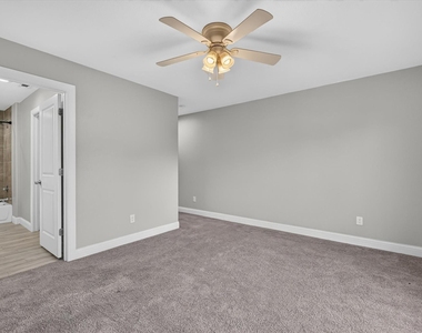 608 E College Street - Photo Thumbnail 13