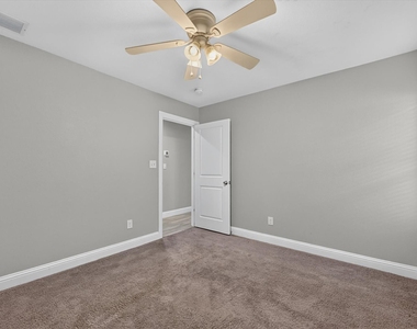 608 E College Street - Photo Thumbnail 9