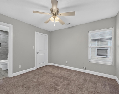608 E College Street - Photo Thumbnail 10