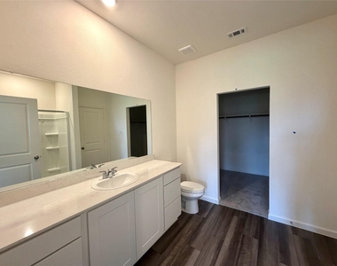 1246 Lambert Lane - Photo Thumbnail 9