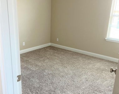 15779 Mossy Oak Lane - Photo Thumbnail 19