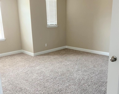 15779 Mossy Oak Lane - Photo Thumbnail 20