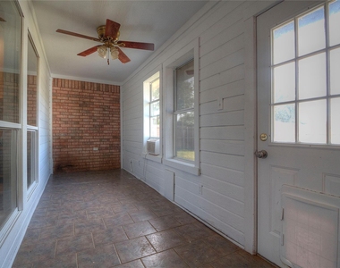 7409 Glen Drive - Photo Thumbnail 7