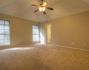 7409 Glen Drive - Photo Thumbnail 12