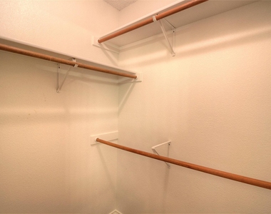 7409 Glen Drive - Photo Thumbnail 14