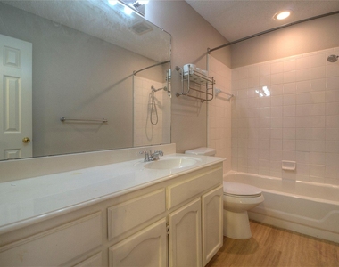 7409 Glen Drive - Photo Thumbnail 10