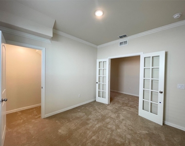 1905 Nelson Street - Photo Thumbnail 12