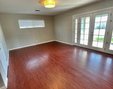 6820 E Moreland Street - Photo Thumbnail 6