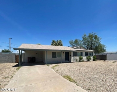 6820 E Moreland Street - Photo Thumbnail 14