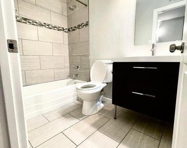 6820 E Moreland Street - Photo Thumbnail 7