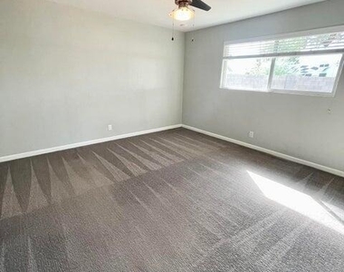 6820 E Moreland Street - Photo Thumbnail 9