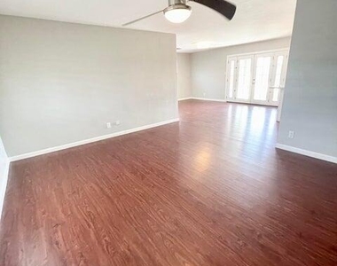 6820 E Moreland Street - Photo Thumbnail 2