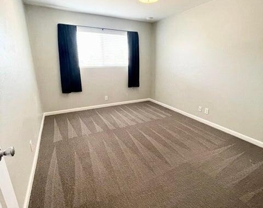6820 E Moreland Street - Photo Thumbnail 12