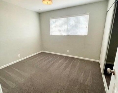 6820 E Moreland Street - Photo Thumbnail 15