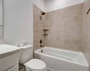 7031 Cedar Creek Drive - Photo Thumbnail 15