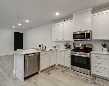 7031 Cedar Creek Drive - Photo Thumbnail 8