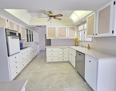 12919 W Jadestone Drive - Photo Thumbnail 7