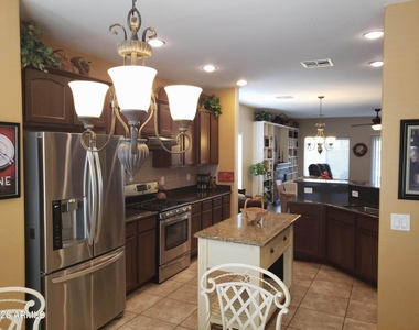 208 E Caribbean Drive - Photo Thumbnail 4