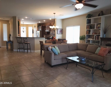208 E Caribbean Drive - Photo Thumbnail 6
