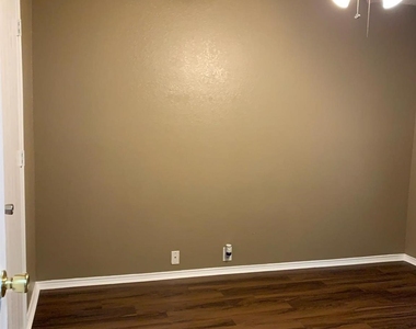 8532 Minturn Drive - Photo Thumbnail 23