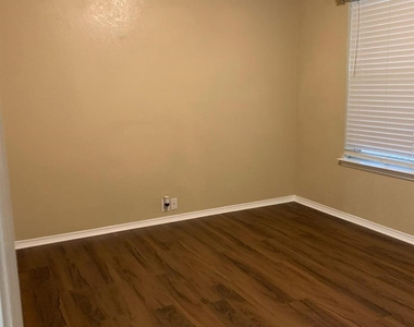 8532 Minturn Drive - Photo Thumbnail 16
