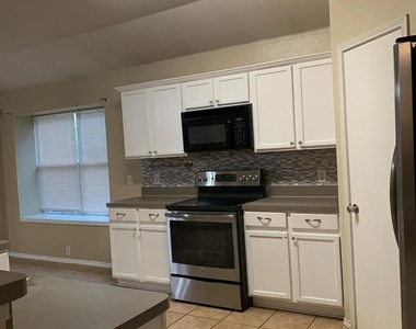 8532 Minturn Drive - Photo Thumbnail 14