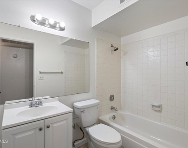 5520 N 77th Place - Photo Thumbnail 18