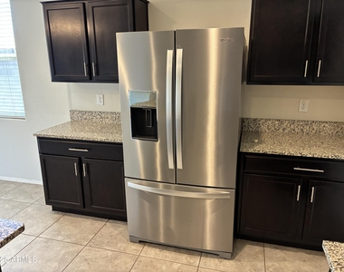 25698 W Desert Drive - Photo Thumbnail 5