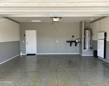 25698 W Desert Drive - Photo Thumbnail 20
