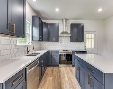 747 N Wilhite Street - Photo Thumbnail 9