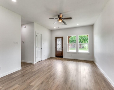 747 N Wilhite Street - Photo Thumbnail 8