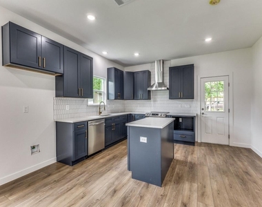 747 N Wilhite Street - Photo Thumbnail 10