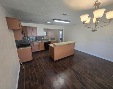 508 Tarragon Lane - Photo Thumbnail 4
