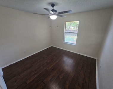 508 Tarragon Lane - Photo Thumbnail 16