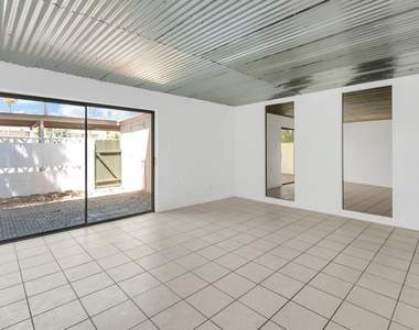 6030 N 15th Street - Photo Thumbnail 3