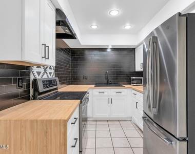 6030 N 15th Street - Photo Thumbnail 6